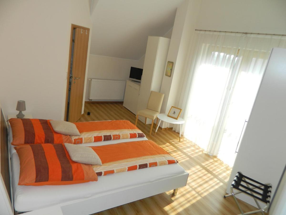 Gaestehaus Borniger Gau-Weinheim 外观 照片